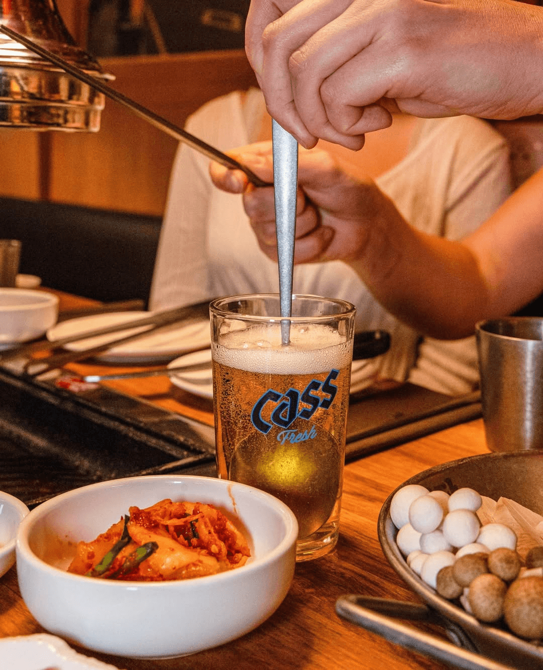 Bière coréenne Cass Fresh avec kimchi